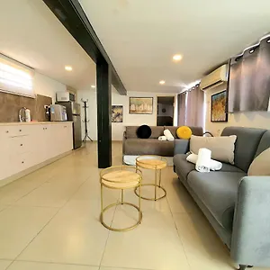 דירה Barak Royal 20 Sea View - ג'קוזי בחצר ומרפסות עם נוף לים, אילת